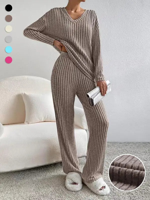 Damen Loungewear Set mit V Ausschnitt Oberteil und gerade geschnittener Hose