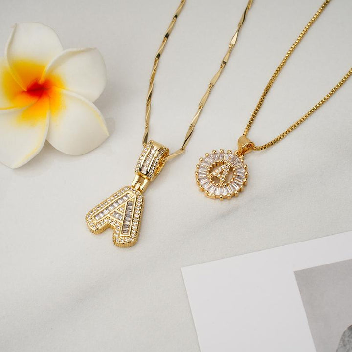 AISHA™ - Elegante 2er-Pack Anfangsbuchstaben Anhänger Halsketten