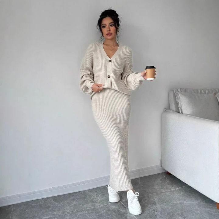 Gemütliches Damen Strick Set mit Knopfleisten Pullover und langem Rock
