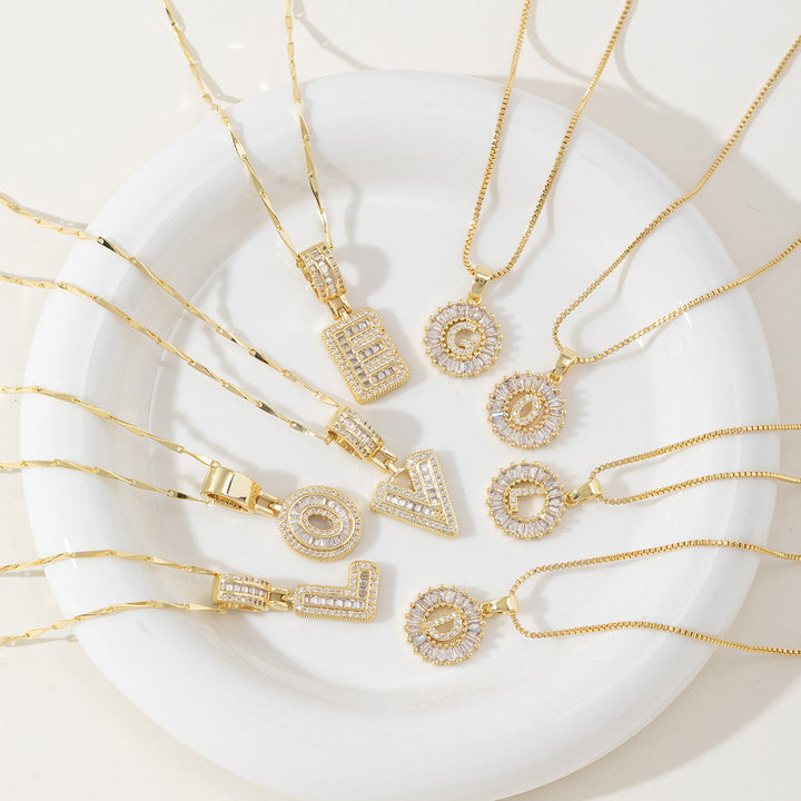 AISHA™ - Elegante 2er-Pack Anfangsbuchstaben Anhänger Halsketten