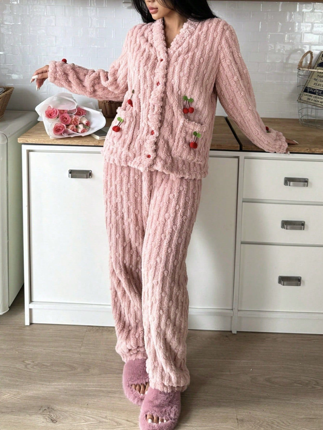 Bequemes Damen Pyjama Set mit Kirschmuster, langärmeliges Flanell Zweiteiler Nachtwäsche