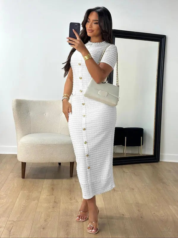 Elegantes Rundhals-Fake-Button